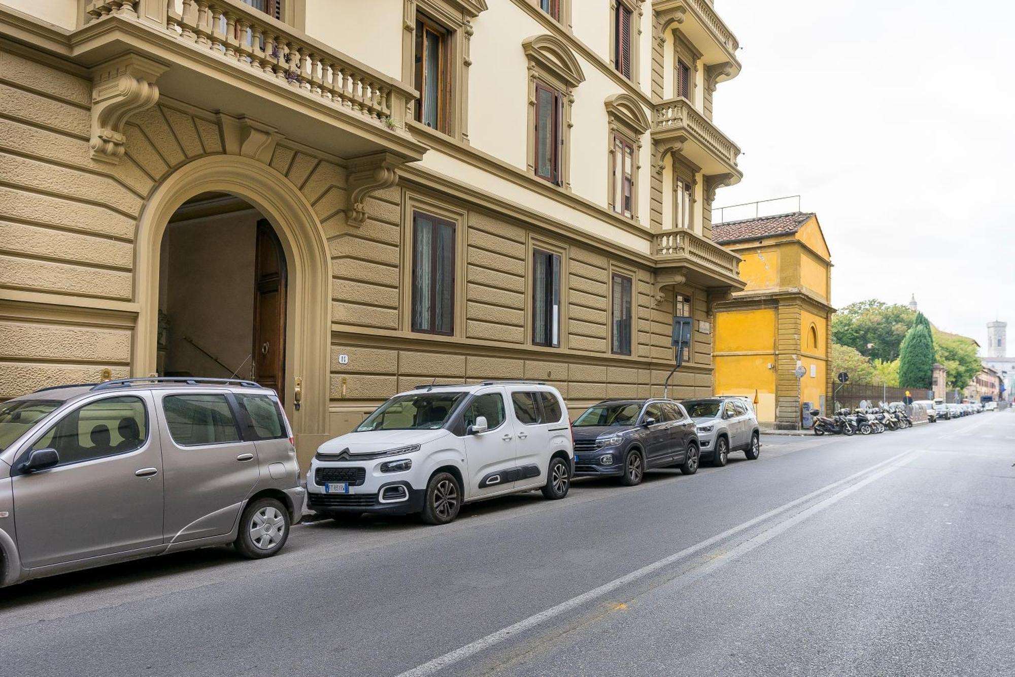 San Marco Black Appartamento Luxury Con Terrazzo E Parcheggio Su Richiesta فلورنس المظهر الخارجي الصورة