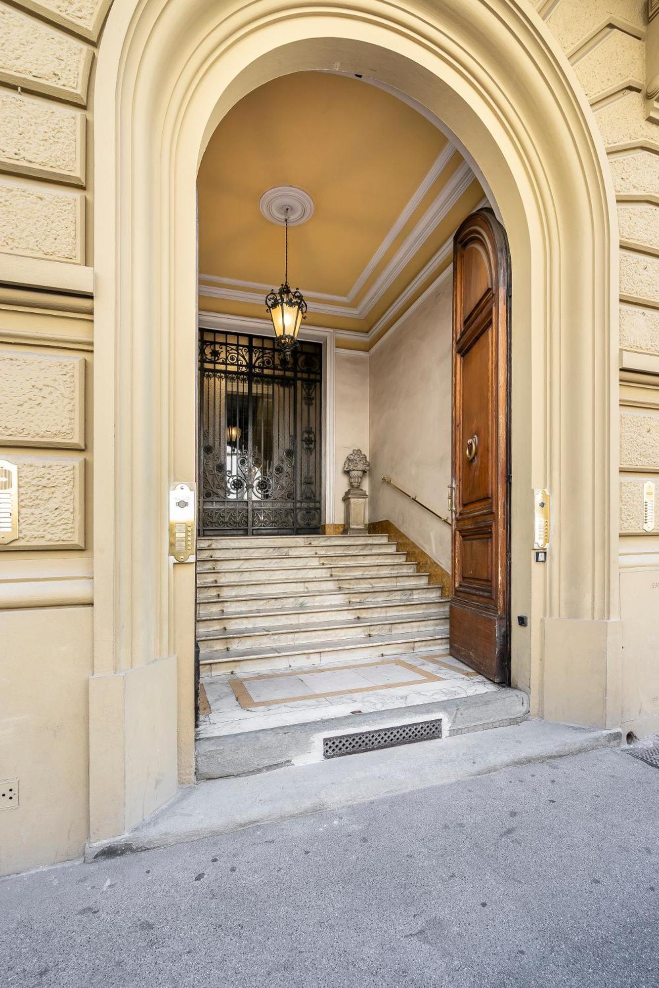 San Marco Black Appartamento Luxury Con Terrazzo E Parcheggio Su Richiesta فلورنس المظهر الخارجي الصورة